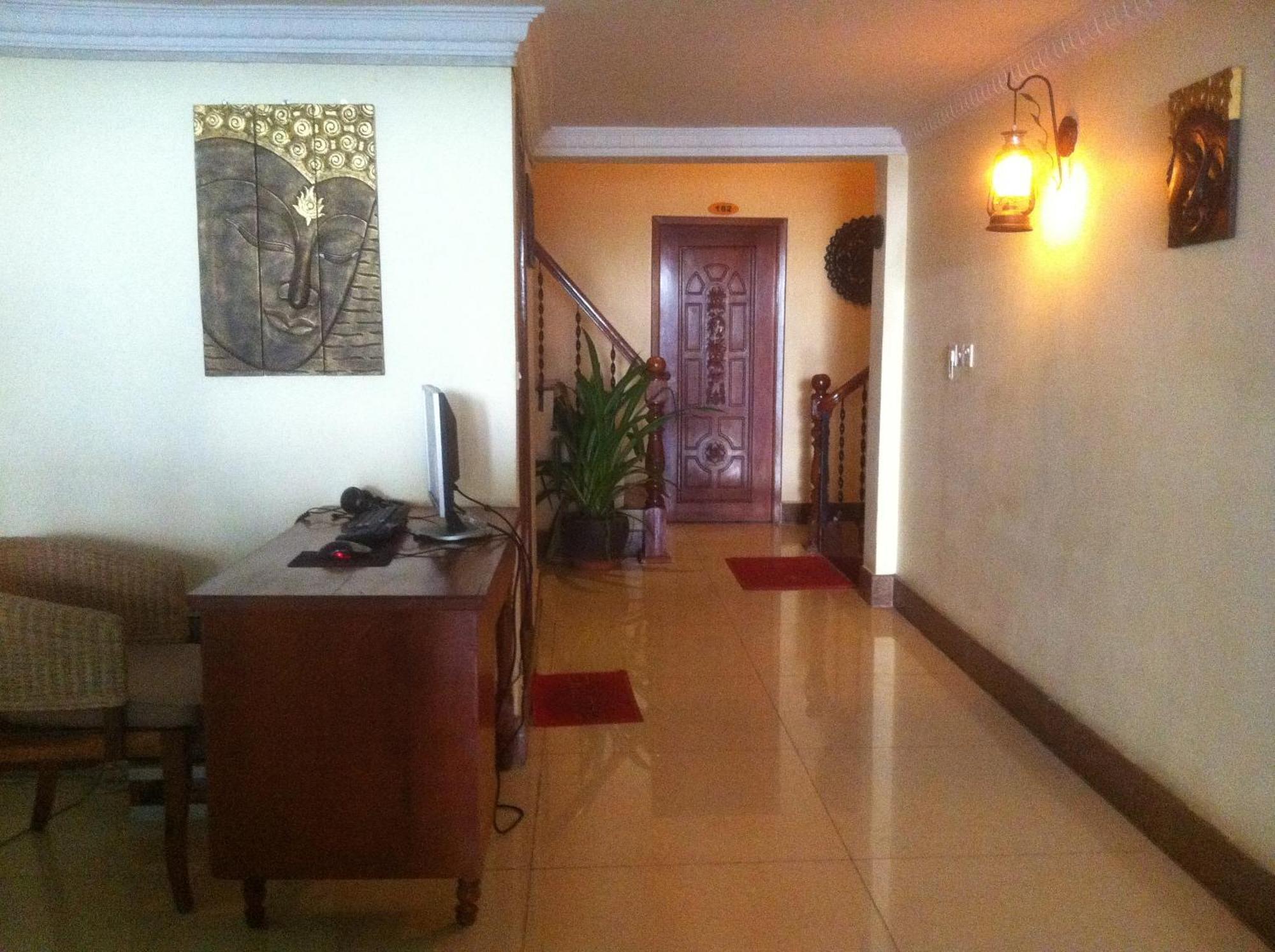 Comfort House Bed & Breakfast Phnom Penh Bagian luar foto