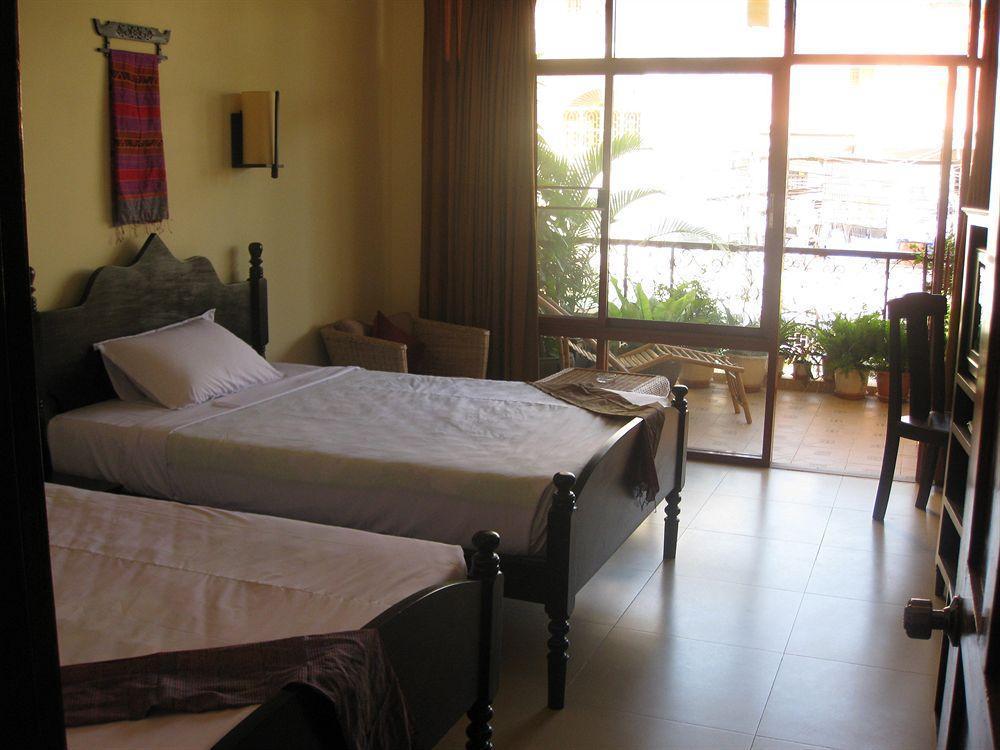 Comfort House Bed & Breakfast Phnom Penh Bagian luar foto